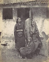 Három kelet-indiai nő, 1870-es évek.