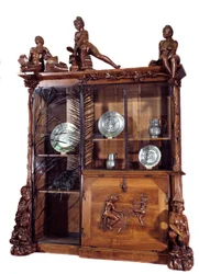 Bútorok: Francois Hubert Carabin (1862-1932) dióból és kovácsoltvasból készült könyvespolc 1890 V. 2,9 m Párizs. Orsay Múzeum