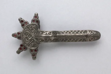 Fibula, 500-as évek