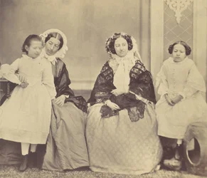 Elise Höusermann, Hermine, Marie és Marie Antoine, 1850-60-as évek.