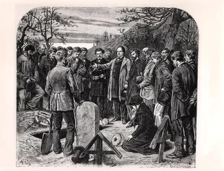 Victor Hugo (1802-85) Guernseyben, egy száműzetésben élő társának temetési beszédet mond, 1880 körül (metszet) (f/w fotó)