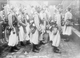 Algériai katonák, 1914-15