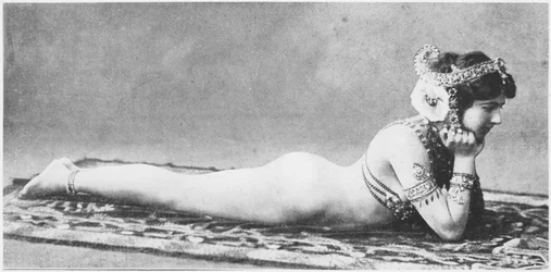 Mata Hari, kb. 1905