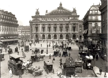 Kilátás a párizsi Operaházra, 1890-99