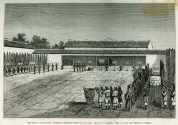 Meghallgatás a hue-i (vietnami) bíróságon, a francia nagykövetség fogadása, április 14.