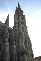 Chartres-i székesegyház északi homlokzata az Órapavilonnal