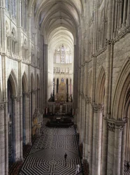 Amiens-i katedrális: belső tér (Sum 80)