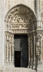 Cathedrale de Charres, a királyi kaputól balra lévő öböl nyugatra néz, mondta a feljutást