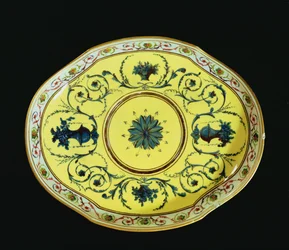 Edény sárga háttérrel, Sevres Workshop (porcelán)