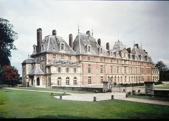 A Chateau dEu homlokzatát eredetileg 1578-ban építette Henri de Lorraine (1549-88) Guise hercege