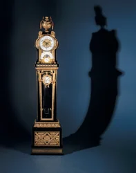 Louis XVI Grande Sonnerie Astronomical Perpetual Calendar Regulateur de Parquet (ormolura szerelt ébenfa)