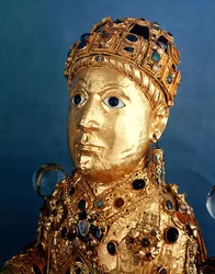 St. Foy ereklyetartó szobra, fejrészlet, 980 körül (arany, ezüst, fa, drágakövek és féldrágakövek) (lásd még: 69382 és 121295)