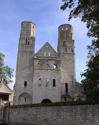 Kilátás a Jumieges apátságra