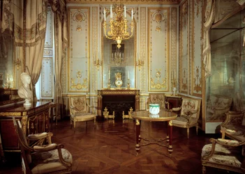 Marie Antoinette királynő (1755-1793) belső szekrényének képe (a dore kabinet). Versailles, kastélymúzeum