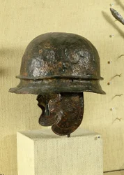 Arcvédős sisak Alesiából, Tène III