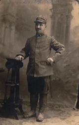 Album "The GM R. Army (World War)": a 23. ezred katonái. Területi milícia egyenruhában országonként (f/w fotó)