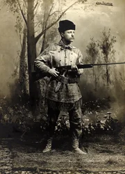 Theodore Roosevelt szarvasbőr ruhában, Dakota Terület, kb. 1885