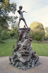 Pán Péter, 1912 (bronz)