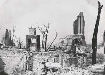 A Chicago Historical Society épületének romjai a nagy chicagói tűzvész után, 1871