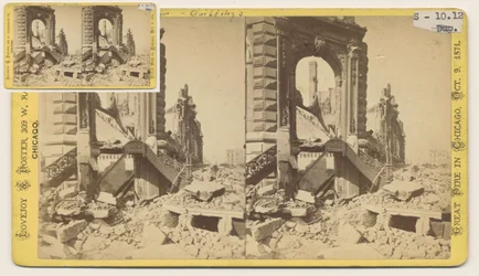 A Bryan blokk sztereográfiája a Monroe és a LaSalle Streets északnyugati sarkán az 1871-es, 1871-es chicagói tűzvész után (bw fotó a kártyatartón)