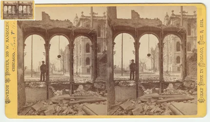 A bíróság sztereográfja a Clark Street keleti oldalának romjain keresztül az 1871-es, 1871-es chicagói tűzvész után (bw fotó a kártyatartón)