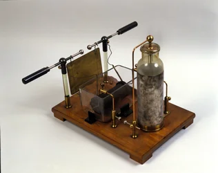 Fizika: Hertz gép (Heinrich Hertz német fizikus