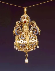 Pomander, 1600 körül (arany és cloisonne zománc)
