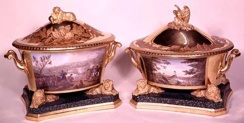 Két étkészlet a porosz vacsoraszervizből, Berlin, 1816-19 (porcelán és aranyozás) (lásd még 3043 és 68588)