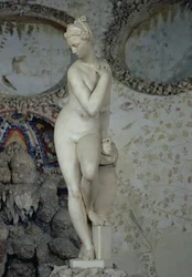 Vénusz kilép a fürdőjéből, 1573 (márvány)