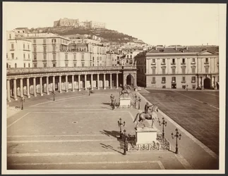 Nápoly, Largo Palazzo