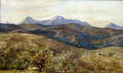 Tavaszi táj Monte Catria távoli kilátásával: kora reggel