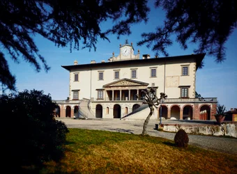 Villa Medicis (Villa Medicea); Kilátás a Villa Ambra a Poggio a Caiano-ra - Kilátás a Villa Ambra a Poggio a Caiano-ra