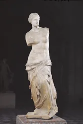 Aphrodité, a "Venus de Milo", hellenisztikus időszak, ie 130-100 körül (márvány)