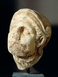 Szkopasz harcosfeje (Kr. e. 340-420) a tegeai Athéna Alea-templom homlokzatáról, Kr. e. 4. század