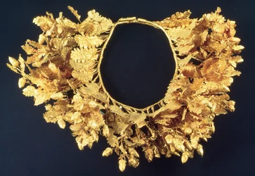 Koszorú, görög, Kr.e. IV. század vége (arany)