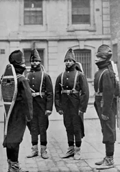 A Kanadai Királyi Tüzérség téli szolgálatra felszerelt ütegének tüzérei, 1896.