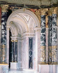 A bécsi Kunsthistorisches Museum belső tere, az itáliai reneszánsz alakjaival díszített boltív és ívháromszög részlete, 1890-91 (falfestmény)