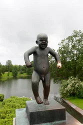 "Sinnatageen" dühös fiú, szobor a Frogner Parkban, Oslo, Norvégia (bronz)