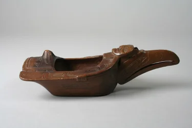 Raven Bowl, 1870 körül (fa és festék)