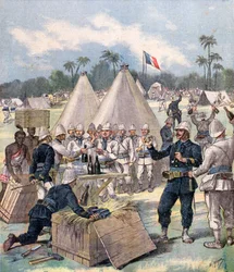 Francia katonák újévi ajándékdobozokat nyitnak ki Dahomeyben, Afrikában, 1892