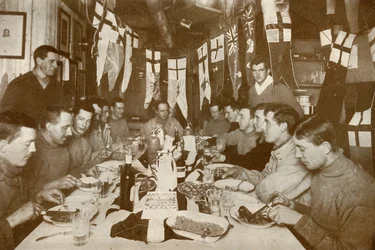 Scott kapitány utolsó születésnapi vacsorája, 1911. június 6., 1913