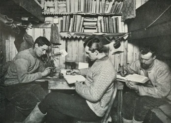 Debenham, Gran és Taylor a fülkéjükben, 1911. május 18., 1913.