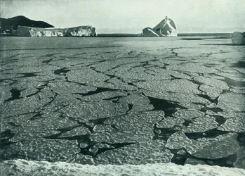 Palacsintajég formálódik pelyhekké Cape Evans mellett, c19101913, 1913.