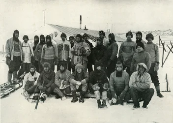 A főbuli Cape Evansben a tél után, 1911, 1913