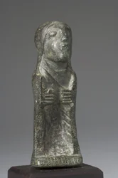 Kapucnis figura (bronz)