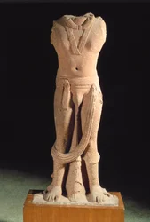 Bodhisattva, Mathura (vörös homokkő)