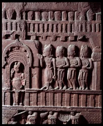 Buddhizmus: "" A Mara felett aratott győzelem részlete"" (Győzelem Mara felett) részlet du stupa de Bharhut (Barhut, Barouth) Fekete kő dombormű, ie 2. század (Kr. e. 2. század) - Kolkata, indiai múzeum