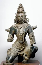 Garuda, Mandla erődből, Madhya Pradeshből, i.sz. 1200 (fekete kő)