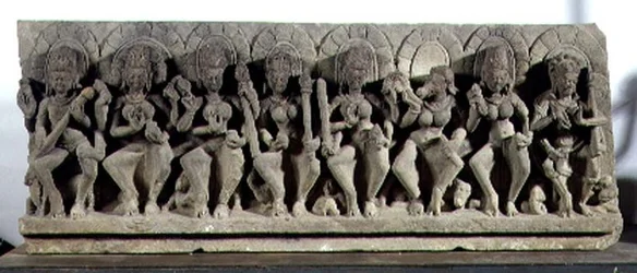 Siva és a hét anyaistennőt ábrázoló szemöldök, Gurjara-Pratihara dinasztia, Allahabad (kő)
