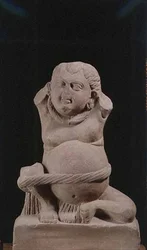 Yaksha, Ahichatra (vörös homokkő)